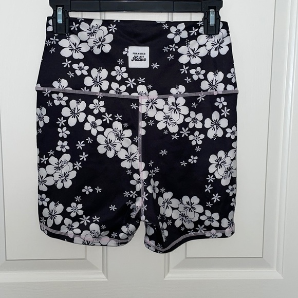 Frankie’s Bikinis Activewear Set - Picture 7 of 9